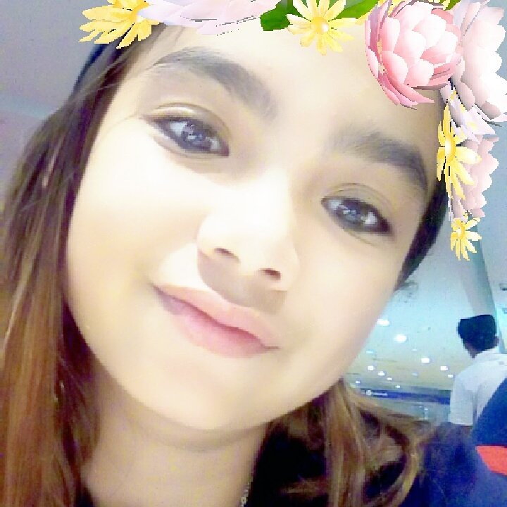 Yelshaelocin28's tweet photo. Snapchat ..!! last night ..at ..abrezza mall of davao .. https://t.co/DImrr9e9ul
