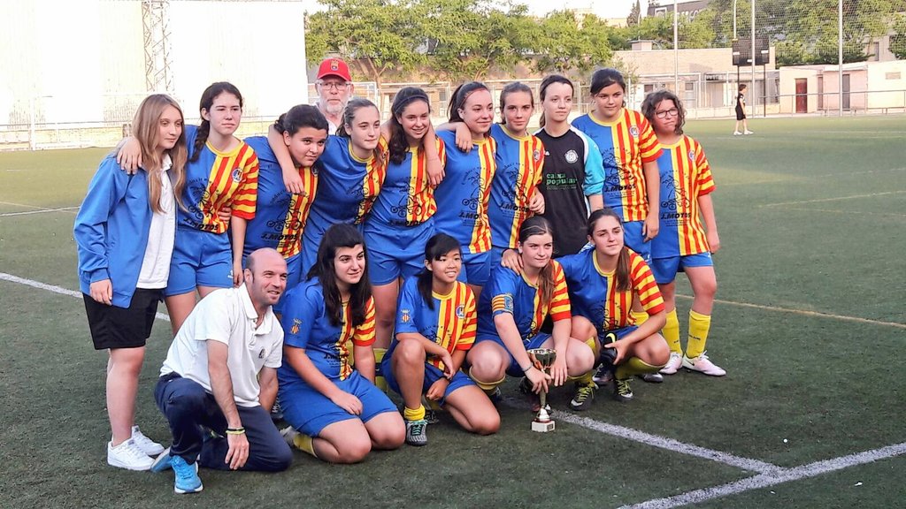Cffmarenostrum's tweet photo. Cadete gana el torneo de Aldaia,quedando en primer puesto tras una gran lucha contra los demás equipos.123MARE!!! https://t.co/njbCRMAu1X