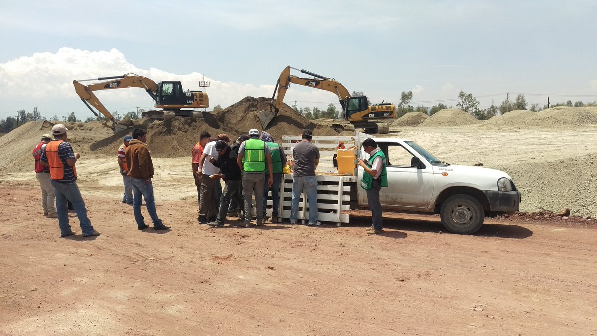 ekshady's tweet image. #PoderChilango que haríamos sin ellos y esos animalitos...😏