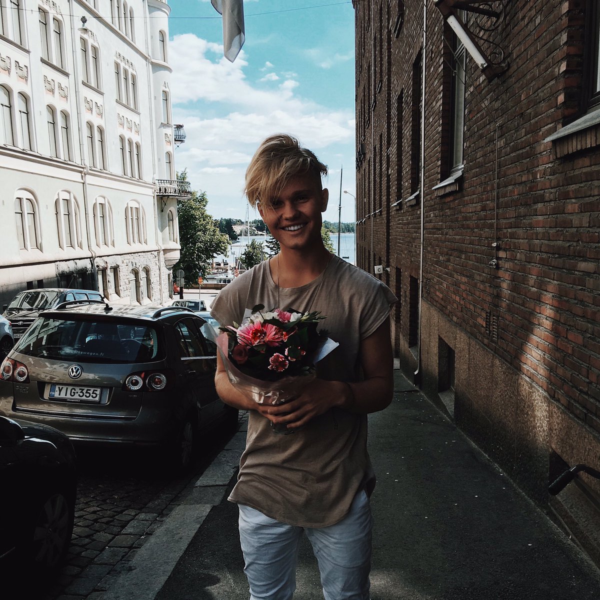 niclasbenjamin's tweet photo. Let me kiss u 😘 https://t.co/XkZ40yyNqA