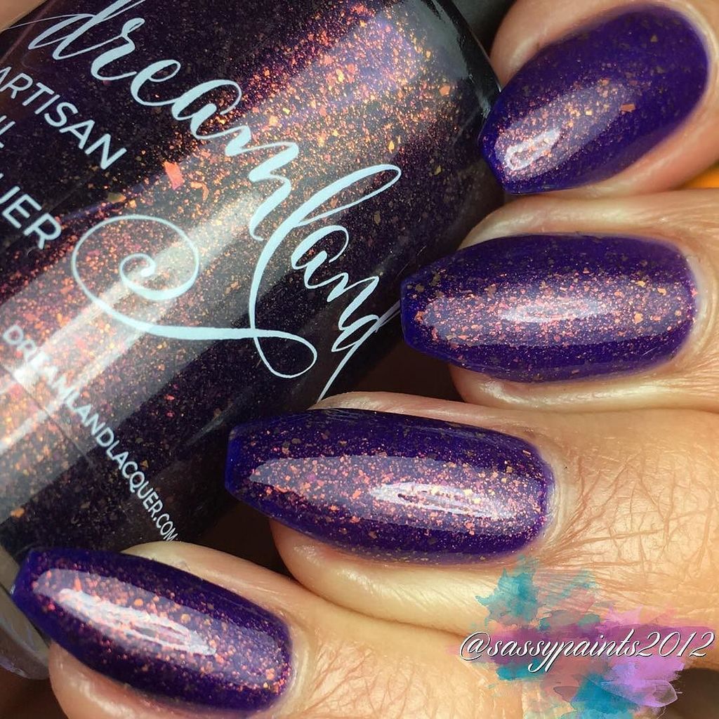 VaVaVieve13's tweet image. @dreamlandlacquer &quot;Figgy Pudding&quot; 😍 
#alltheindies #cute_polish #dailydigits #dreamlandlac… ift.tt/1TQlKaX