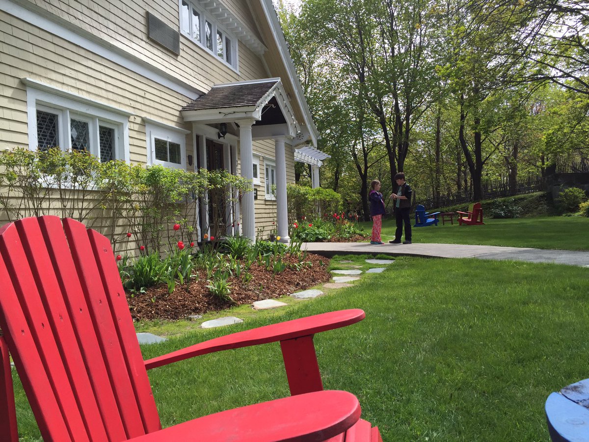 LeasideManor's tweet photo. 2 of our little visitors enjoying the beautiful outdoors!Has summer arrived? @DestinationSJ @dorafinlay @dionfinlay https://t.co/ymieseZyqT