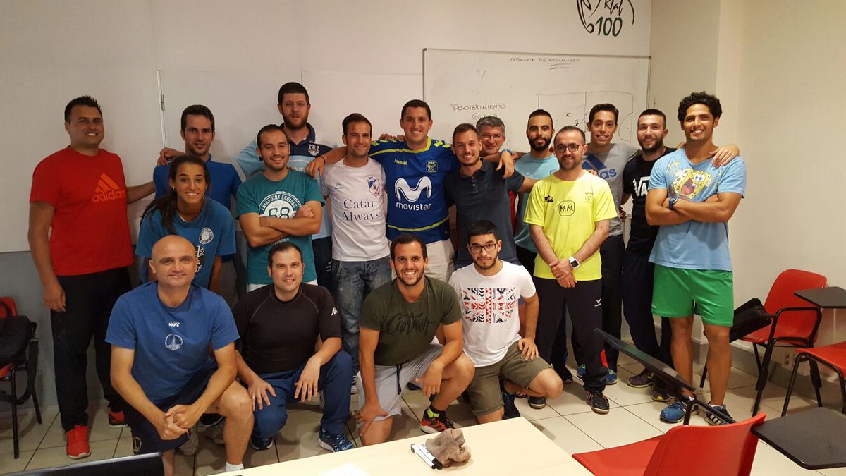 cedifa's tweet photo. Excelente grupo de Técnicos de toda Andalucía en nuestro Curso Intensivo Fútbol Sala en Sevilla.Nivel 1 Federativo https://t.co/VTESMavP7q