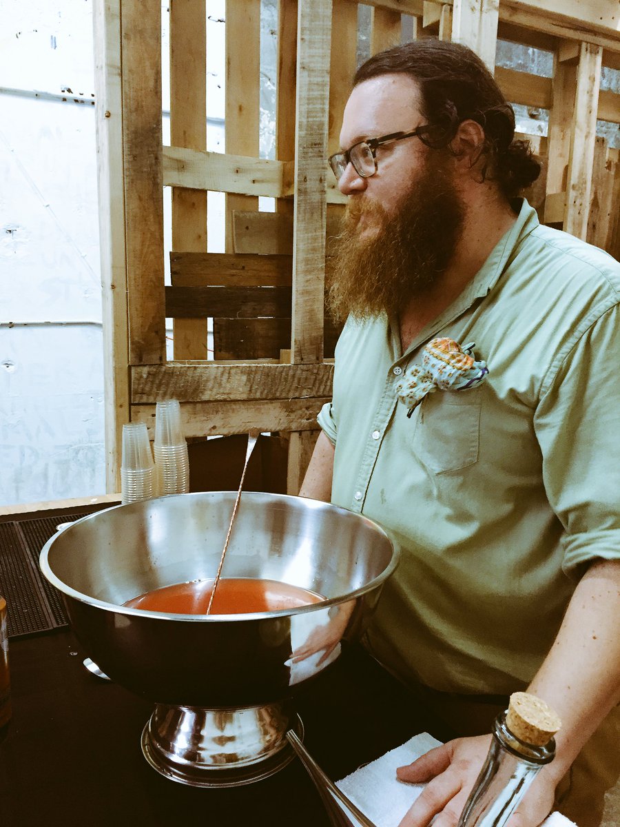 WarsteinerUSA's tweet photo. Bartender of the year: @LukasBSmith #GrapefruitLaunch https://t.co/6q5NBBnKMj