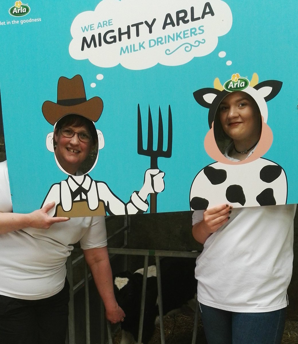 #arlaofs2016 Beckett girls joining in