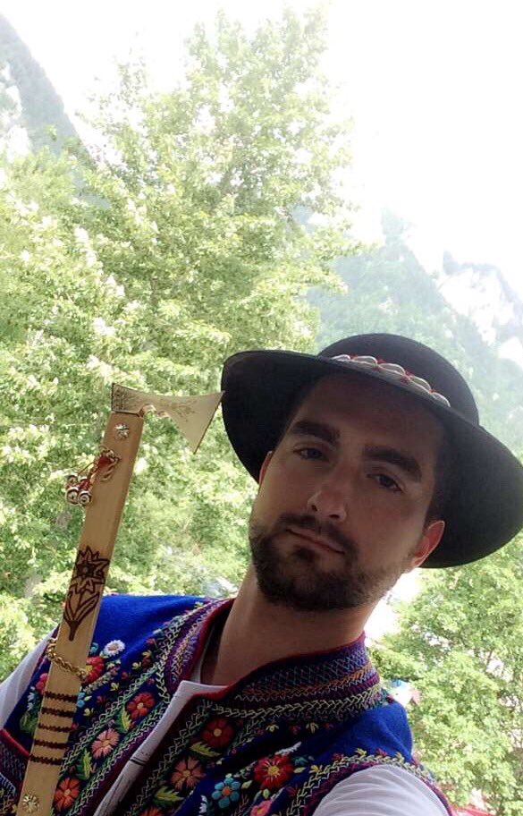 Konrad_Cop's tweet photo. Rzucam trenerkę zostaję; zakochałem się w górach ⛰😍3️⃣👑
#goral #copka #ciupaska #pieniny #gory #trzykorony https://t.co/LMymFi76aG