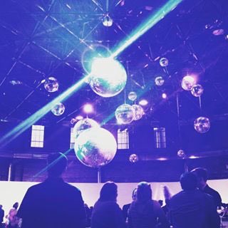 Curation_Agency's tweet photo. It was an art filled evening at @BCAsouthend Inaugural #bcaball & #discounderthedome last night. Gr8 times! #BosArts https://t.co/vGCYAy692m