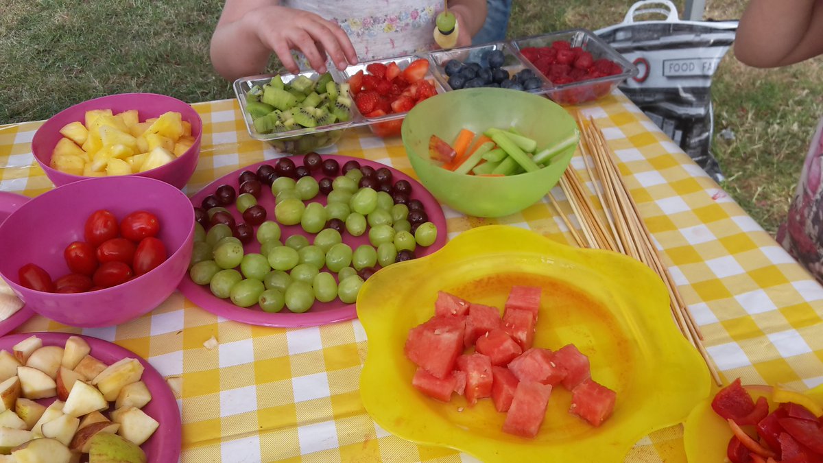 TescoProjectsKB's tweet photo. Over the weekend we have helped Kingsbridge devour over 800 fruit kebabs at the Food&amp;Music Festival. @TescoKings https://t.co/8ea0bNHDtb