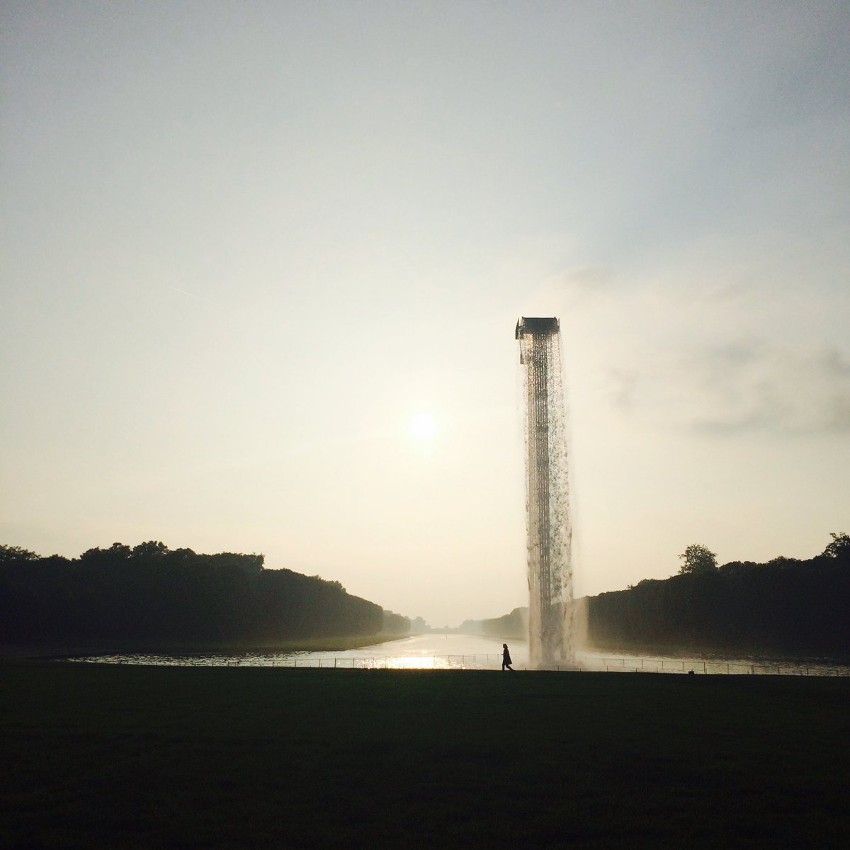 olivier_gabet's tweet photo. The sun is back for Olafur Eliasson - water illusions @CVersailles une des plus belles éditions 👏 @catherinepegard https://t.co/9tMwRfgOWD