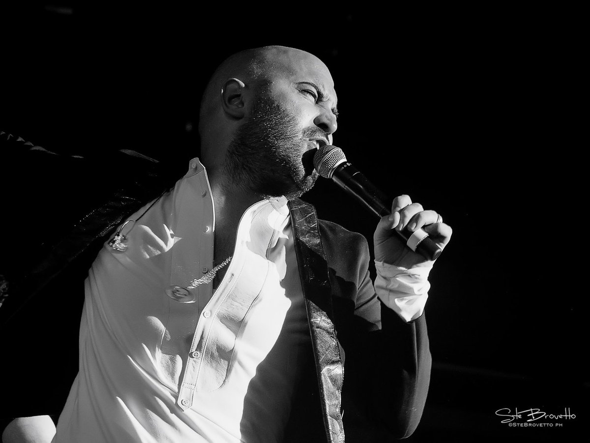 SteBrovettoPh's tweet photo. Avessi le parole quelle giuste per poterti raccontare..la #secondaluna @Negramaro a #Taranto https://t.co/TLZUoINe1O https://t.co/kCfBRxKscV
