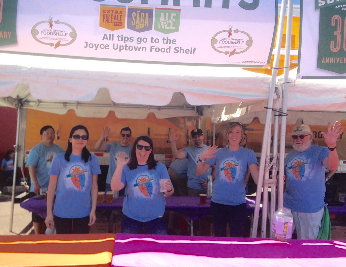LynLkStFest's tweet photo. Come grab a refreshment from one of our incredible volunteers. We couldn't do it without you! https://t.co/5UIhHxgYrW