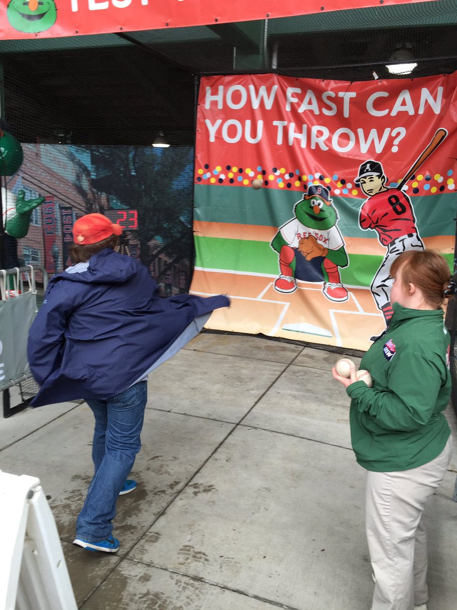 HCS__Jason's tweet image. Family trip to Fenway!