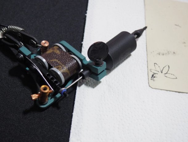 TechCrunch's tweet photo. The FBI is working on a tattoo tracking system that has privacy groups up in arms https://t.co/pUFfK3OHax https://t.co/tGILzfQOp8
