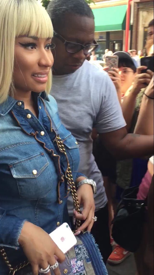 morenicki's tweet photo. .@NICKIMINAJ and @MeekMill in Philly. https://t.co/tXPynXoxnR