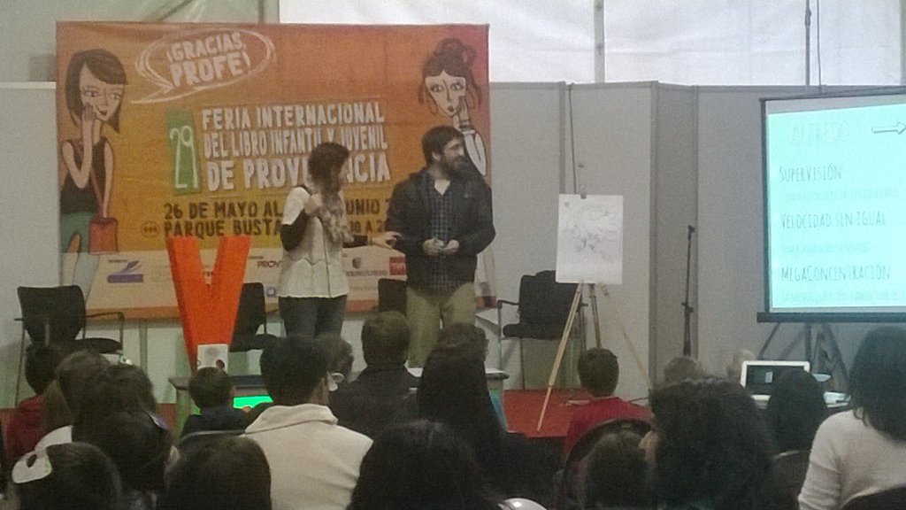 lectorcl's tweet photo. Ahora en @Ferialibroprovi Mari Ferrer presenta su libro "SuperVioleta" con Alfredo Cáceres Editorial Santillana https://t.co/dENJOfboBD