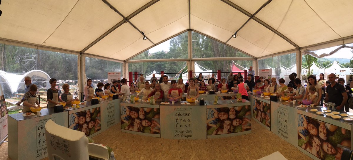 Glutenfreefest's tweet image. Il #GFF2016 è terminato! Grazie a tutto lo staff e a Voi,  #IRagazziDellaViaGlut che siete il.. #GlutenFreeFest!