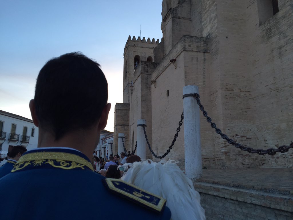 bandasol's tweet photo. Después del pasacalles ya estamos preparados para acompañar a la Santa Cruz del Cerrillo. #SoLPorVillalba https://t.co/yDRI7uR00U