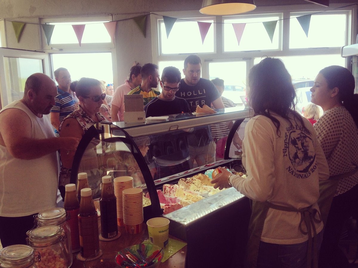 tickety_moo's tweet photo. Another busy day at our Rossnowlagh Ice Cream Parlour #icecream #donegal #local https://t.co/uZbL33aoc8