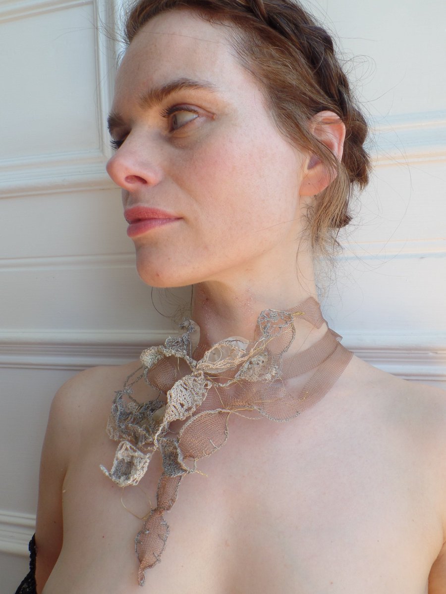 HookandTeasel's tweet photo. Gift for #bridetobe #weddinghour #wedding #honesty #wildflowers #jewellery #necklace #handmadehour #HookandTeasel https://t.co/046zX3j3Bn