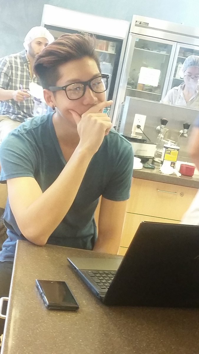 ConstantineSpy's tweet photo. Prepping for #fst160 #FoodProdPro tmrw got me like... #psyched #savórtheflavor https://t.co/sDSM7TspuI