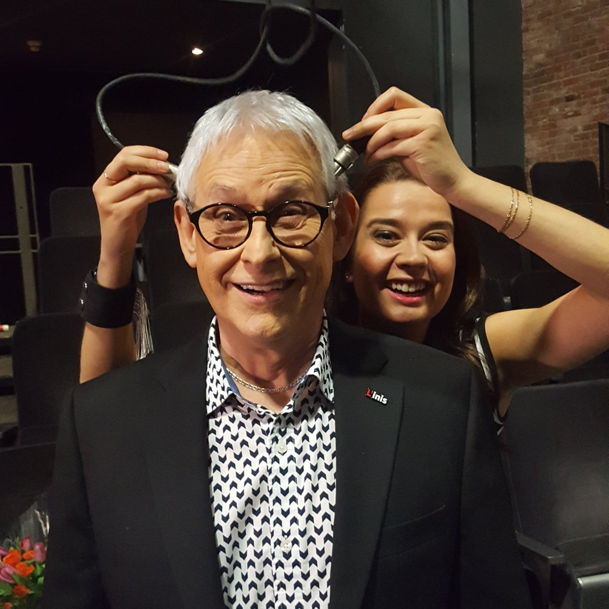 @fairelinis Voilà pourquoi Michel est aussi intelligent! haha! ;) :) #LaboMAtv #coulisses <a href="/LaboratoireMAtv/">Laboratoire MAtv</a>