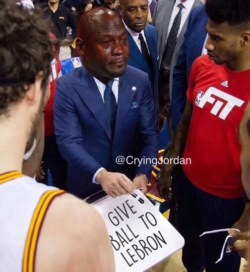 CryingJordan's tweet photo. 👀 #GSWvsCLE https://t.co/4OsZUchoxP