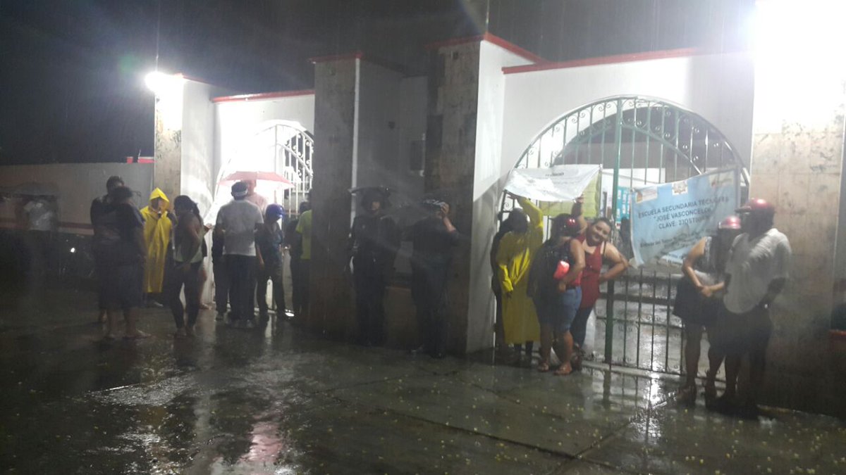 maenunez8's tweet photo. Estoica defensa C.200 #Cozumel GANARON @CarlosJoaquin @PerlaPorCozumel #GabyAngulo @cantonzetina @Noticaribe https://t.co/2jhX5mW9dv