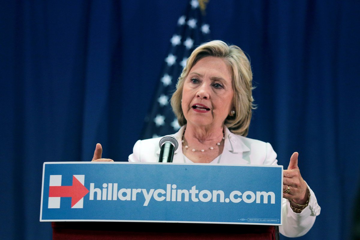 VoceroPR's tweet photo. #Primaria2016 Hillary Clinton toma la delantera frente a Bernie Sanders | Vea los resultados https://t.co/YCTEakmmVQ https://t.co/VrcEtzBOMq