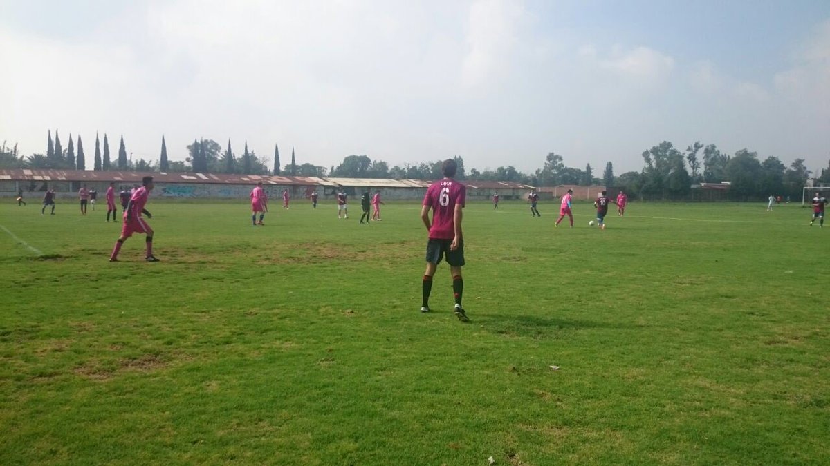 MxFutbolMedicos's tweet photo. Hoy sesión doble: preparando las piernas, resistencia en juego. #TriMedico @wmfc2016 https://t.co/iiHfyT3Jxk