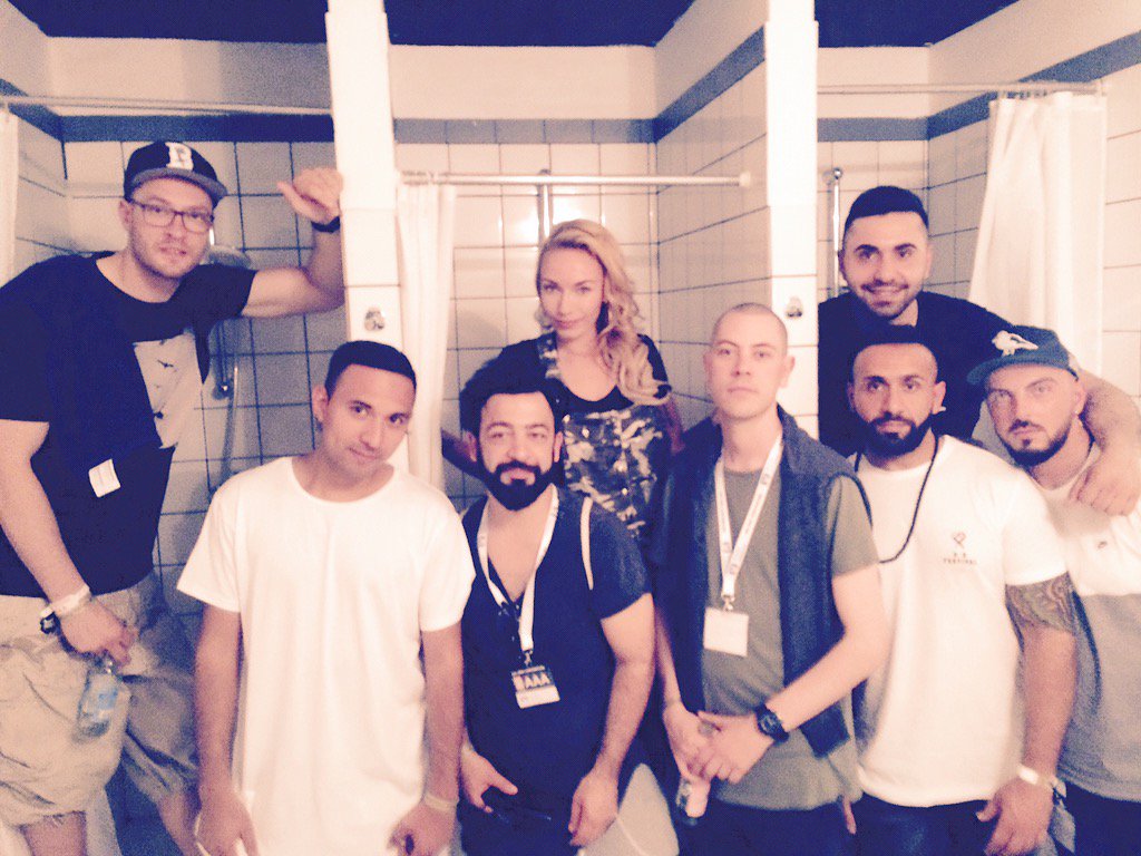 OfficialMoTrip's tweet photo. War ein krasser Tag, danke an alle!!
#showergang https://t.co/cPCpRP3fSW