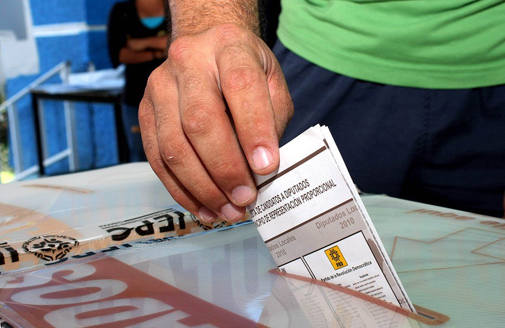 CreandoXMexico's tweet photo. 1250 casillas elegidas para hacer el conteo rápido #veracruz #elecciones2016 https://t.co/piW6YbSWeK https://t.co/mpQGXQv4oT