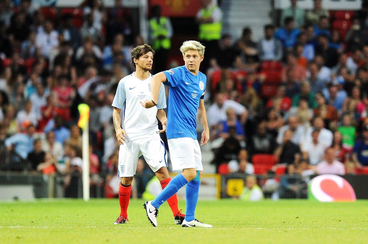basicxlilo's tweet photo. nouis is so alive i am thriving #ProudOfNouis #TeamLouis #SoccerAid2016 https://t.co/DgeuSJLWbS