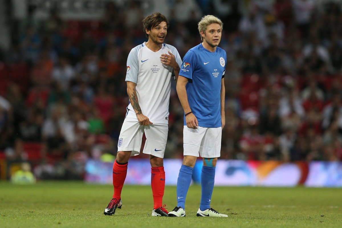 basicxlilo's tweet photo. nouis is so alive i am thriving #ProudOfNouis #TeamLouis #SoccerAid2016 https://t.co/DgeuSJLWbS