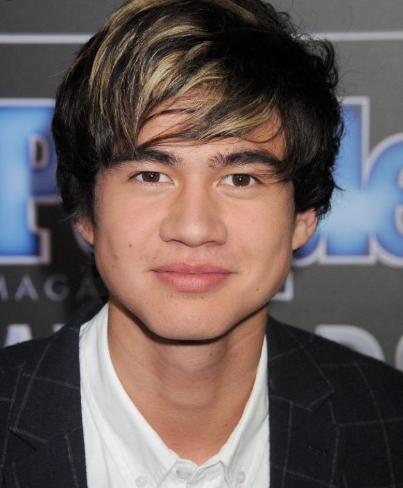 BEGlN's tweet photo. JDNKSSK IM SORRY i couldnt help myself
#5SOSFamAreSnitchers2k16party https://t.co/IbXnLA34MJ