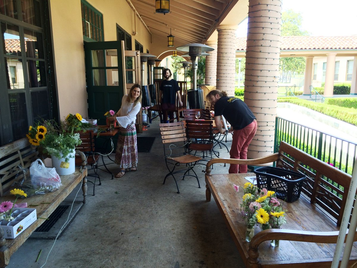 solaresandiego's tweet image. #HeartofSpring Dinner - Getting the big community table set up and prep for the decorations, flowers, and lights!