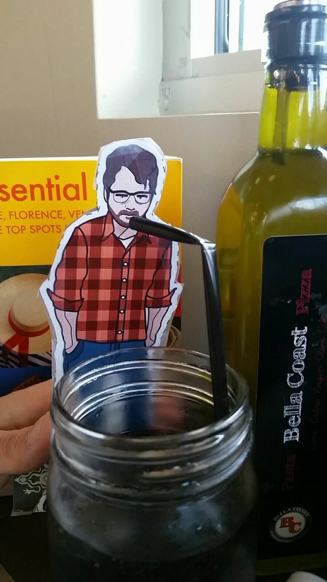 MrNix26's tweet photo. #HiddenAmerica and #Munchies led us to Food in Wilmington DE & Record Shopping. @jonahray. #FirstState #FlatJonah https://t.co/6ab3s9oQbW