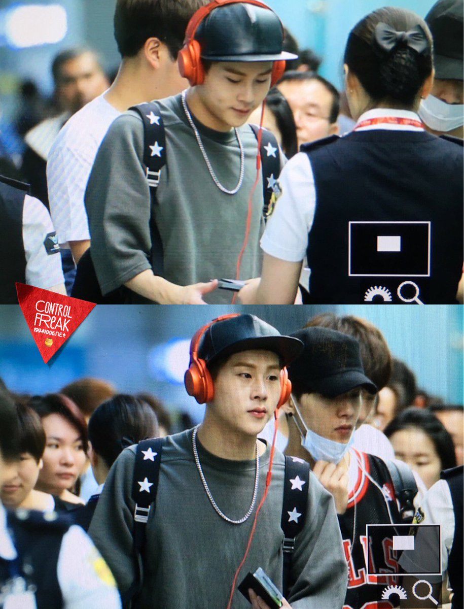 19941006net's tweet photo. 160606 출국 #주헌 #몬스타엑스 #MONSTA_X #TheCLAN #걸어 @OfficialMonstaX 뱌뱌뱌뱌잉👋🏻 https://t.co/vUOgh6IH7G