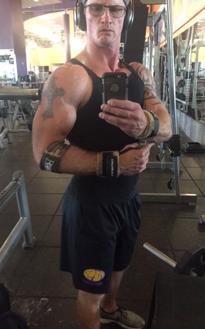 chad_forrester's tweet photo. Working on those caps. #delts #bouldersforshoulders #bodybuilding #natty #fitfam #lifting #c620 https://t.co/OvRi9Jyt4C