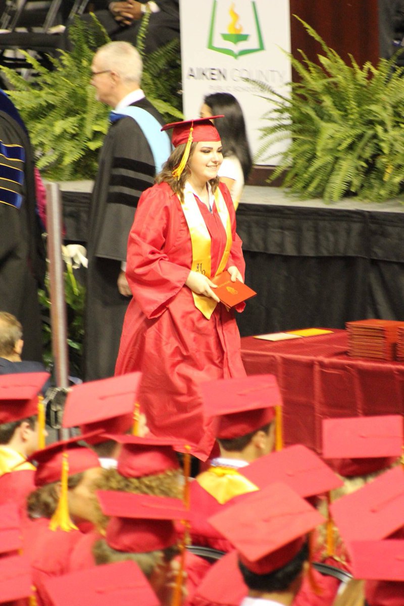 Sarah_Day215's tweet photo. I actually walked across stage without tripping!😂  #clutzforlife https://t.co/nPBRwSyNzF