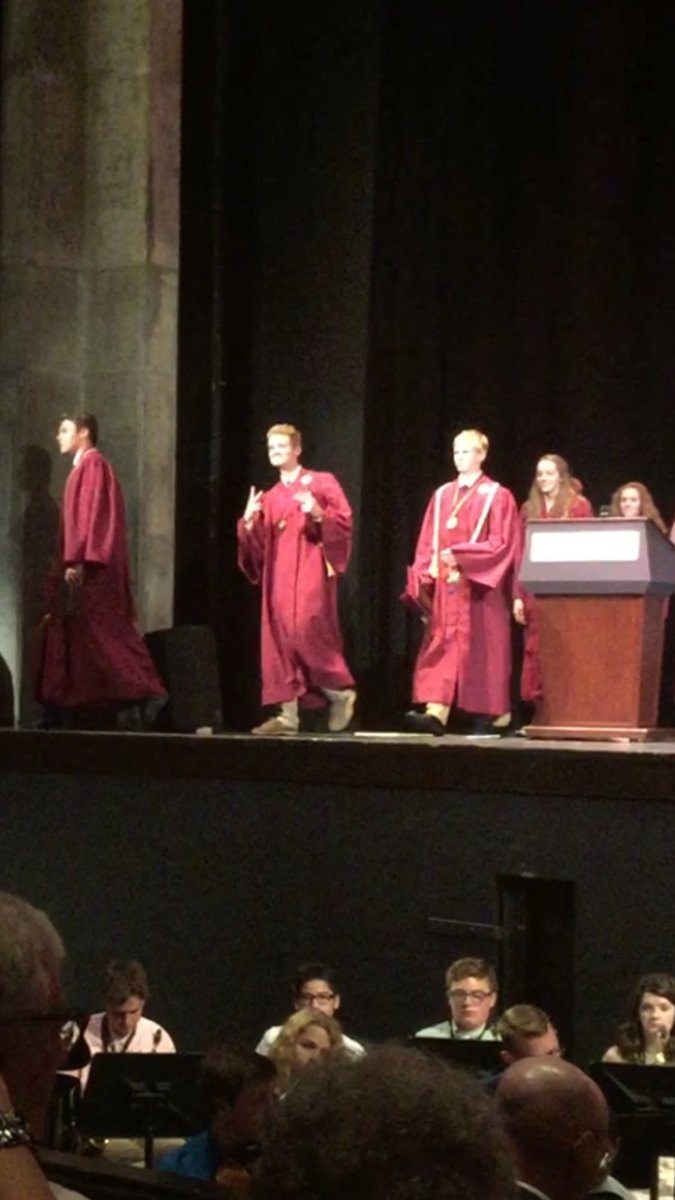 ecastaway's tweet photo. Peace out @BrebeufJesuit thanks for all the memories https://t.co/gyXWGNVIYD