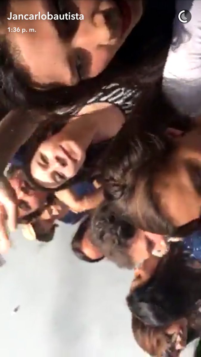 DannysRmz's tweet photo. OMG 😱 también Salí en tu snap 😍 @jancarlobg
Jajaja #SuperCopaTelcelLeon https://t.co/pwS1BOC8Me