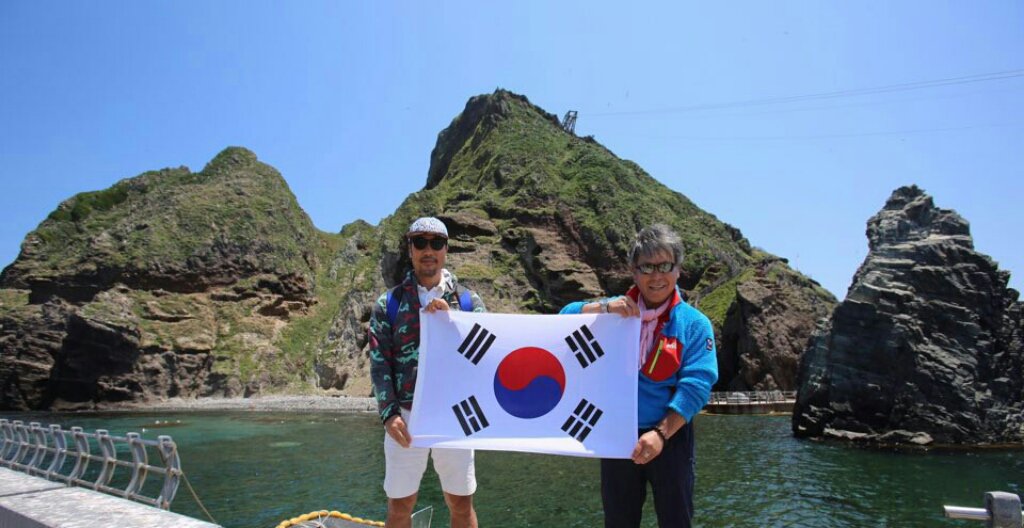 theleemoonsae's tweet image. 현충일입니다
문세는 독도