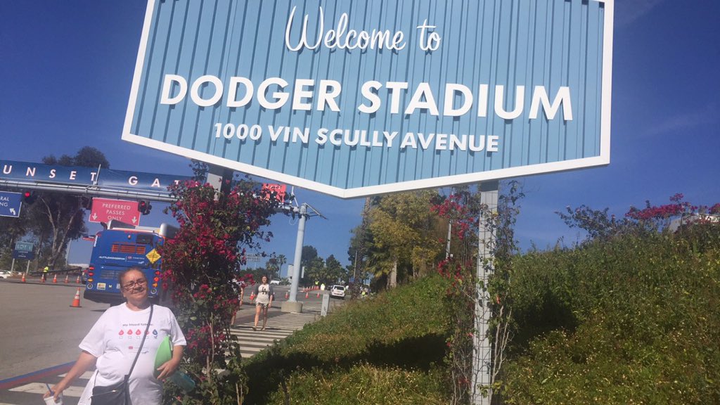 barlaisbored's tweet photo. LOOK AT HOW CUTE MY MOM IS ๐๐ฉ #FIRSTDODGERGAME #LADodgers https://t.co/RNh50lS0Cy