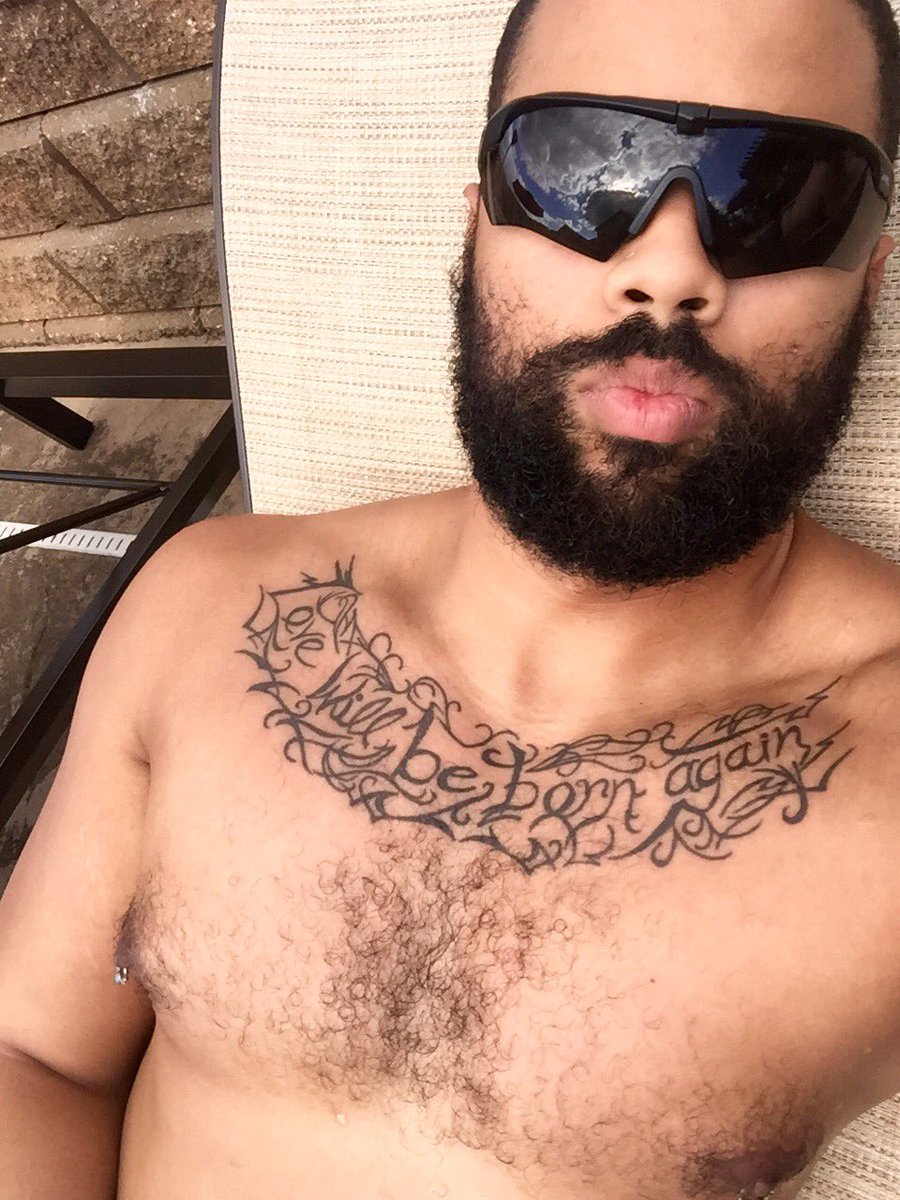 STIGMATIC_AURA8's tweet photo. Trying to #getthattan with @Halfrican008. Can #cali just come already? π https://t.co/FJpD9Bbjxd