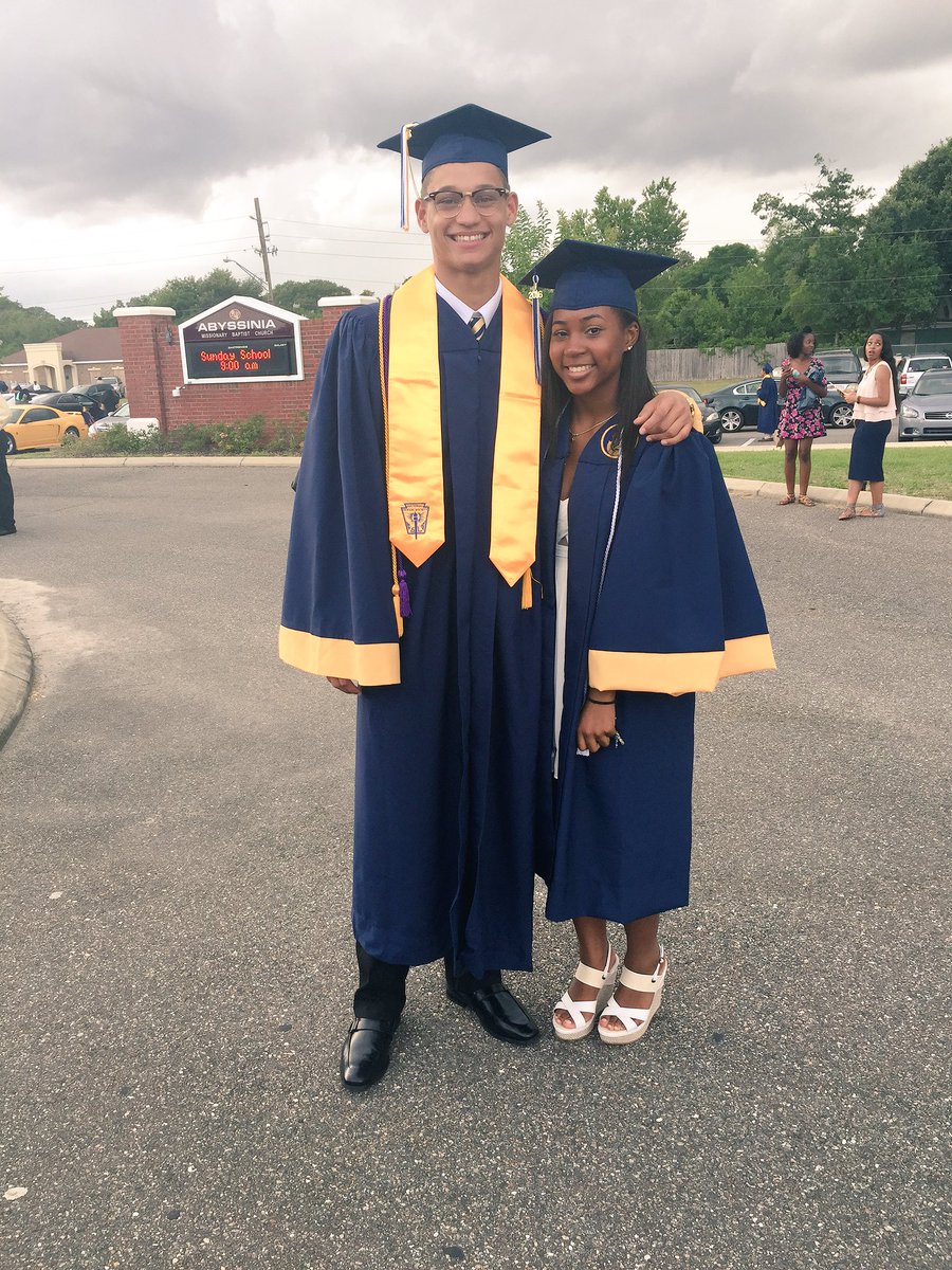 Daijazymiria_98's tweet photo. Class President 🎓🎓 https://t.co/sHzC1ivHoT