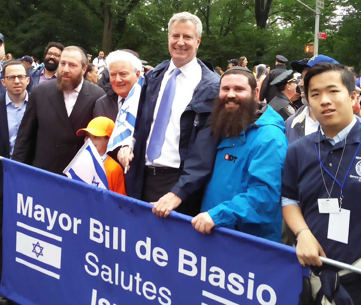 urifr's tweet photo. Danced, at the Israel Day Parade, with Mayor @BilldeBlasio . We thank him for his support for the State of Israel. https://t.co/3tMZCyVXGq