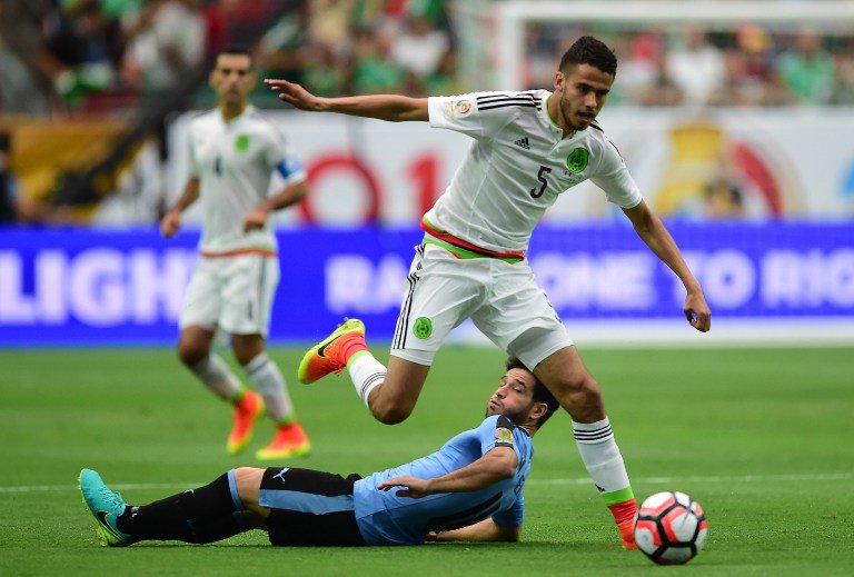 TO2Uruguay's tweet photo. #CA2014 | Entretiempo: México 1-0 Uruguay #Copa100 https://t.co/ugQQw5vu9z