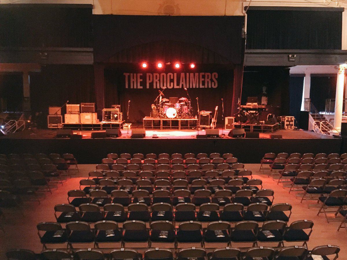 chrishull1's tweet image. Lovely night with @The_Proclaimers