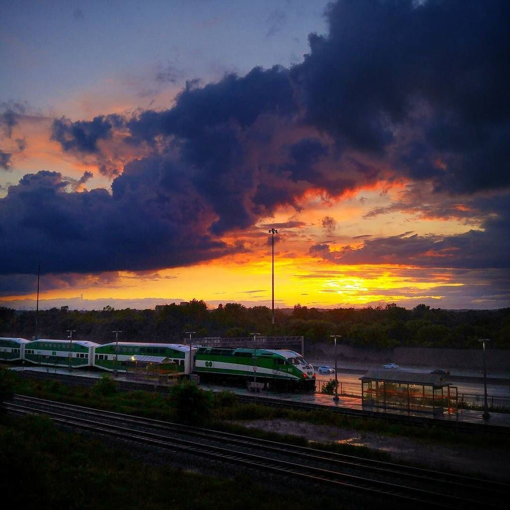 thepoodz's tweet photo. Sunset after a storm.

#lgg4 #lgg4photography #sunset #gotransit #train #gotrain #trainsta… https://t.co/gMvAJMoRCS https://t.co/M3MRnRntA6