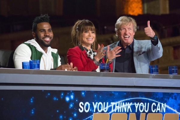Thumbs up for the dance talent in Chicago. <a href="/DANCEonFOX/">So You Think You Can Dance</a> <a href="/SYTYCD/">SYTYCD</a> <a href="/PaulaAbdul/">Paula Abdul</a> <a href="/maddieziegler/">Maddie Ziegler</a>